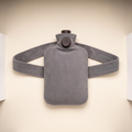 Bouillotte ceinture en polaire grise, sangle déployée, vue du dessus