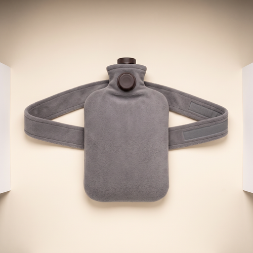 Bouillotte ceinture en polaire grise, sangle déployée, vue du dessus